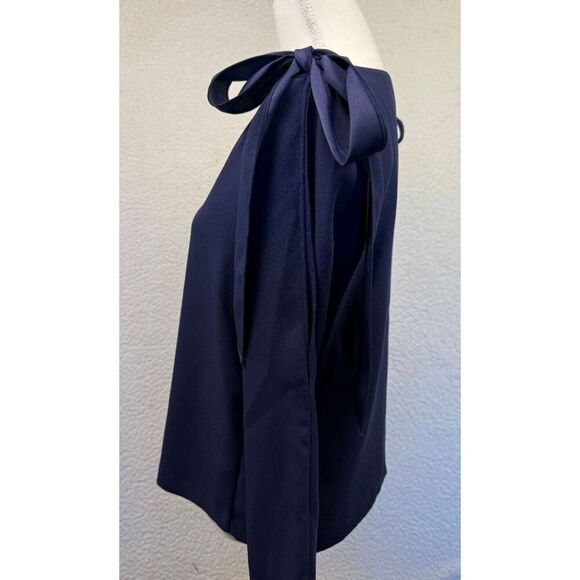 Club Monaco Navy Blouse V-Neck Bow Tie Shoulder Cold Shoulder Size Small - Picture 2 of 9